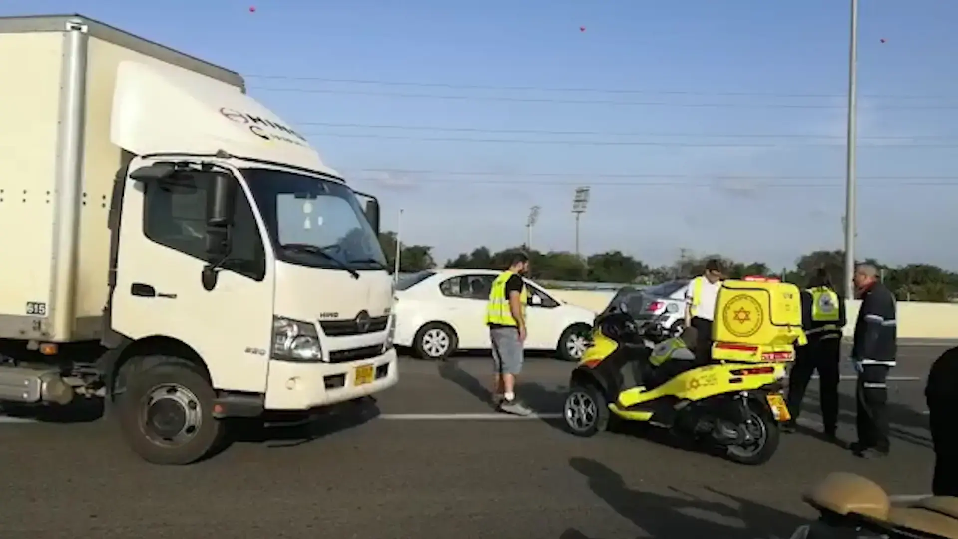 חצה נתיב מהיר: הולך רגל נהרג מפגיעת רכב בכביש 1 לכיוון לטרון