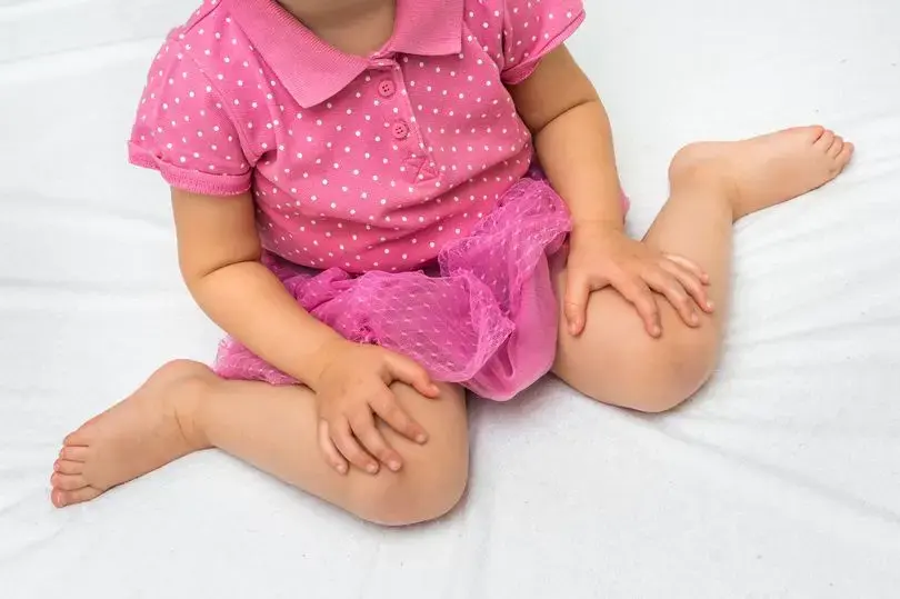 הורים הזהרו: תנוחת הישיבה הזו עלולה לגרום לילדים שלכם שנים של סבל