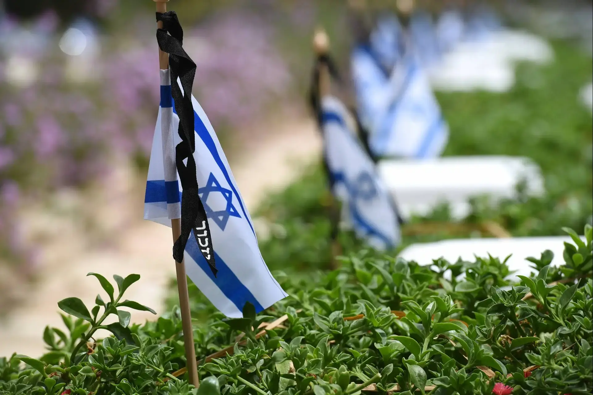 יואל נהרג כשניסה להציל את מפקדו. עכשיו המילים שלו זוכות לחיים חדשים