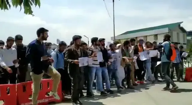 "רוצים עונש כבד": הפגנות ענק בקשמיר בעקבות אונס של ילדה בת שלוש