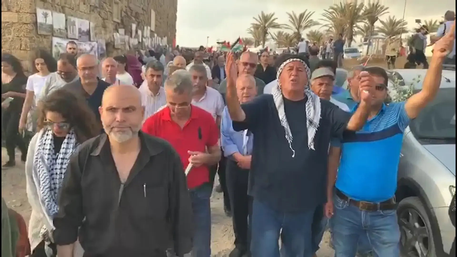 עם דגלי פלסטין וסוריה: מאות ציינו את הנכבה בחוף דור