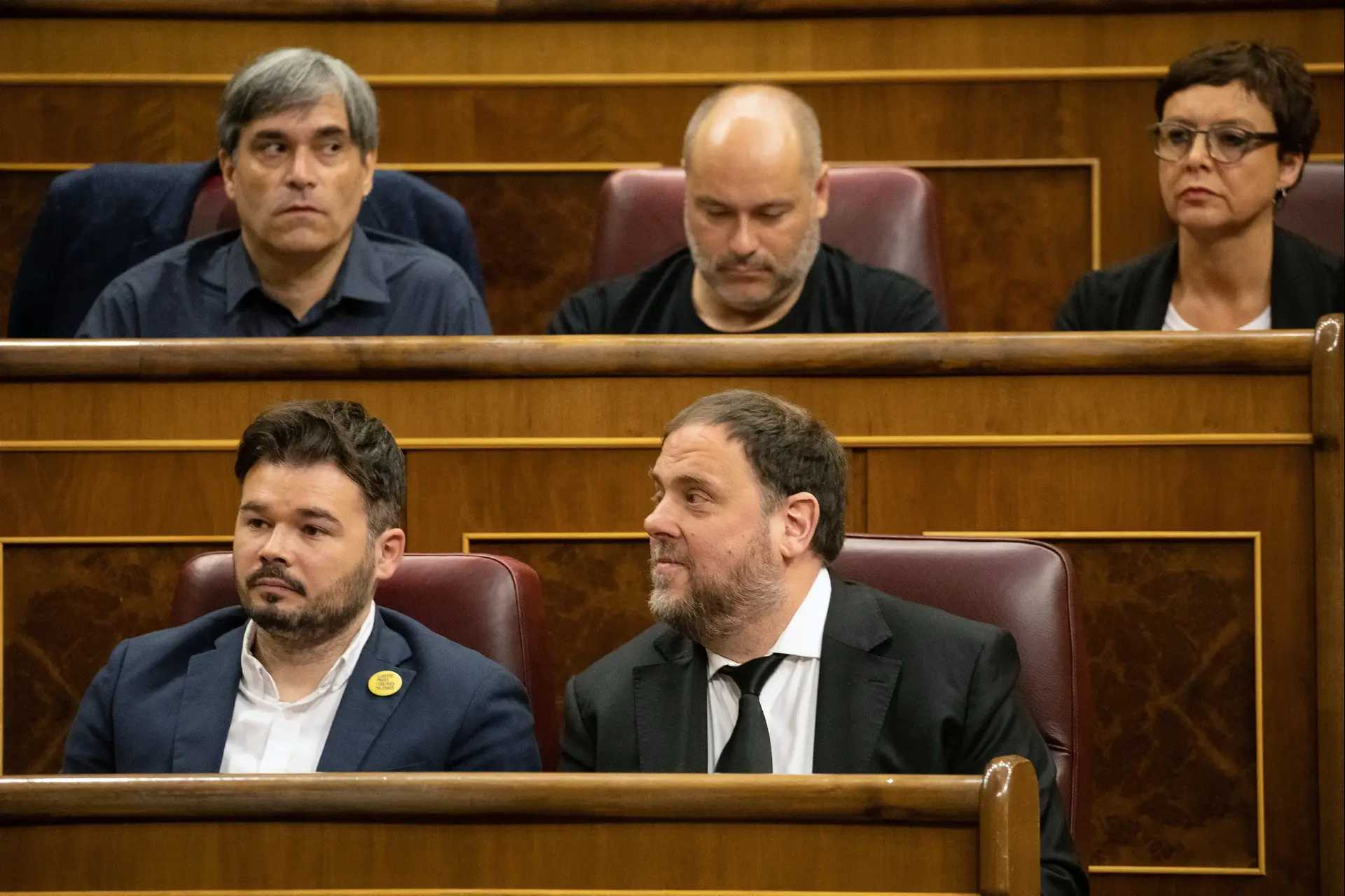 מחוקקים בליווי שוטרים: הפרלמנט של ספרד התכנס מפולג מתמיד