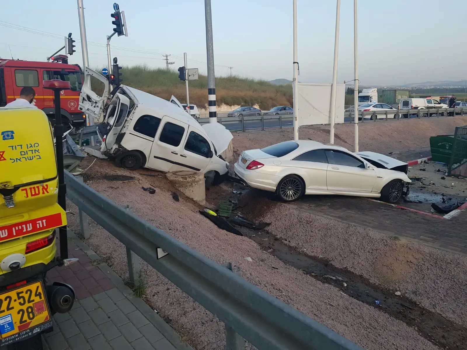 אישה בת 60 נהרגה בתאונת דרכים בגליל; שבעה נוספים נפצעו
