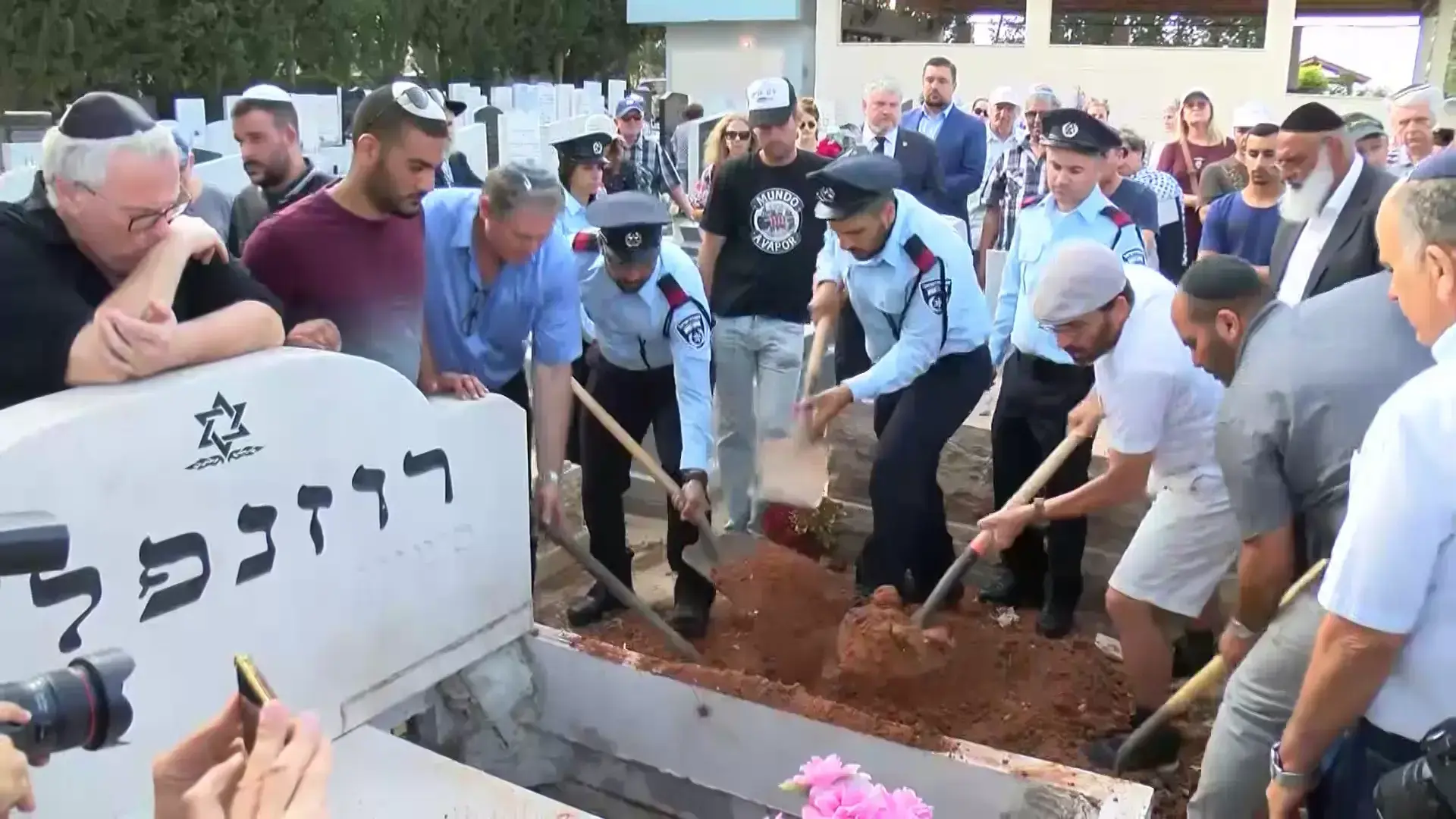 ''סמל של ניצחון'': הובא למנוחות השורד האחרון של מרד סוביבור