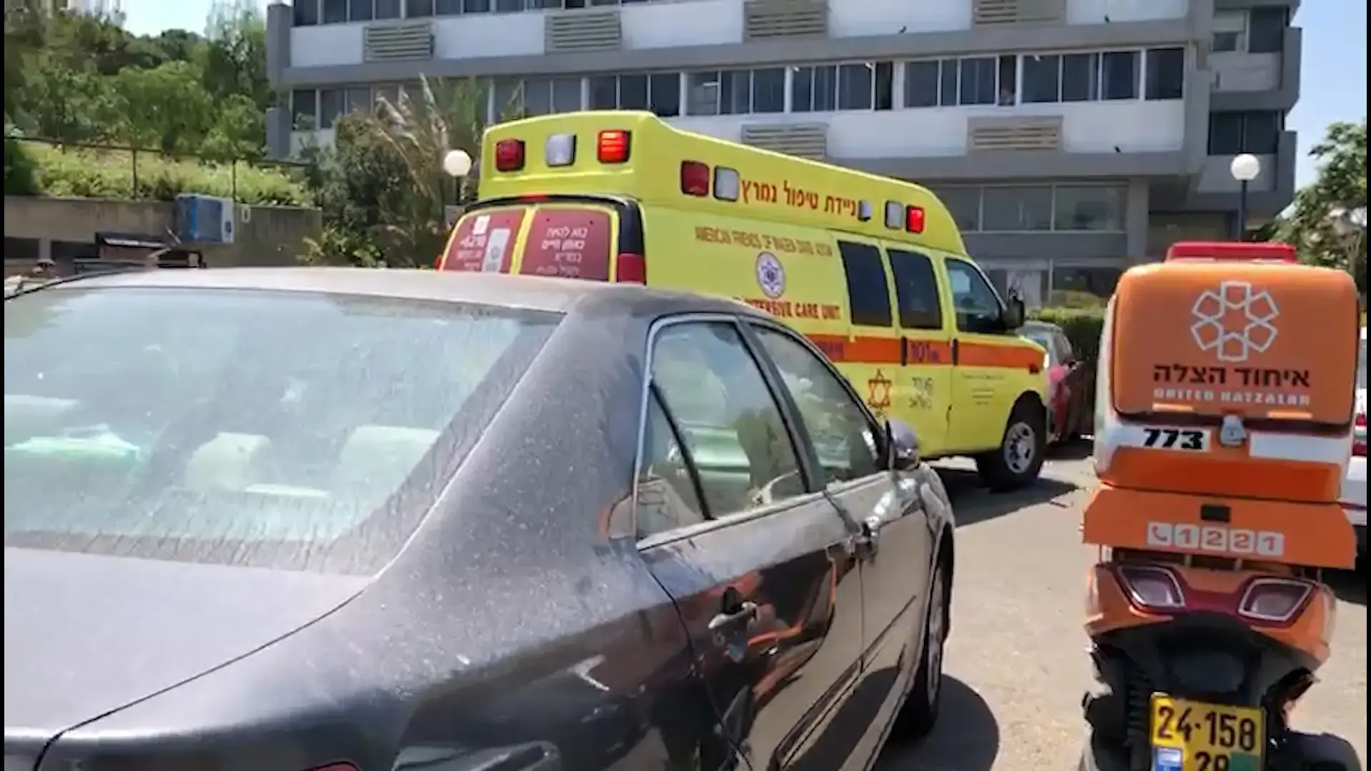 נפל מגובה שש קומות: פועל נהרג בעת שהתקין חלונות בבניין בחיפה