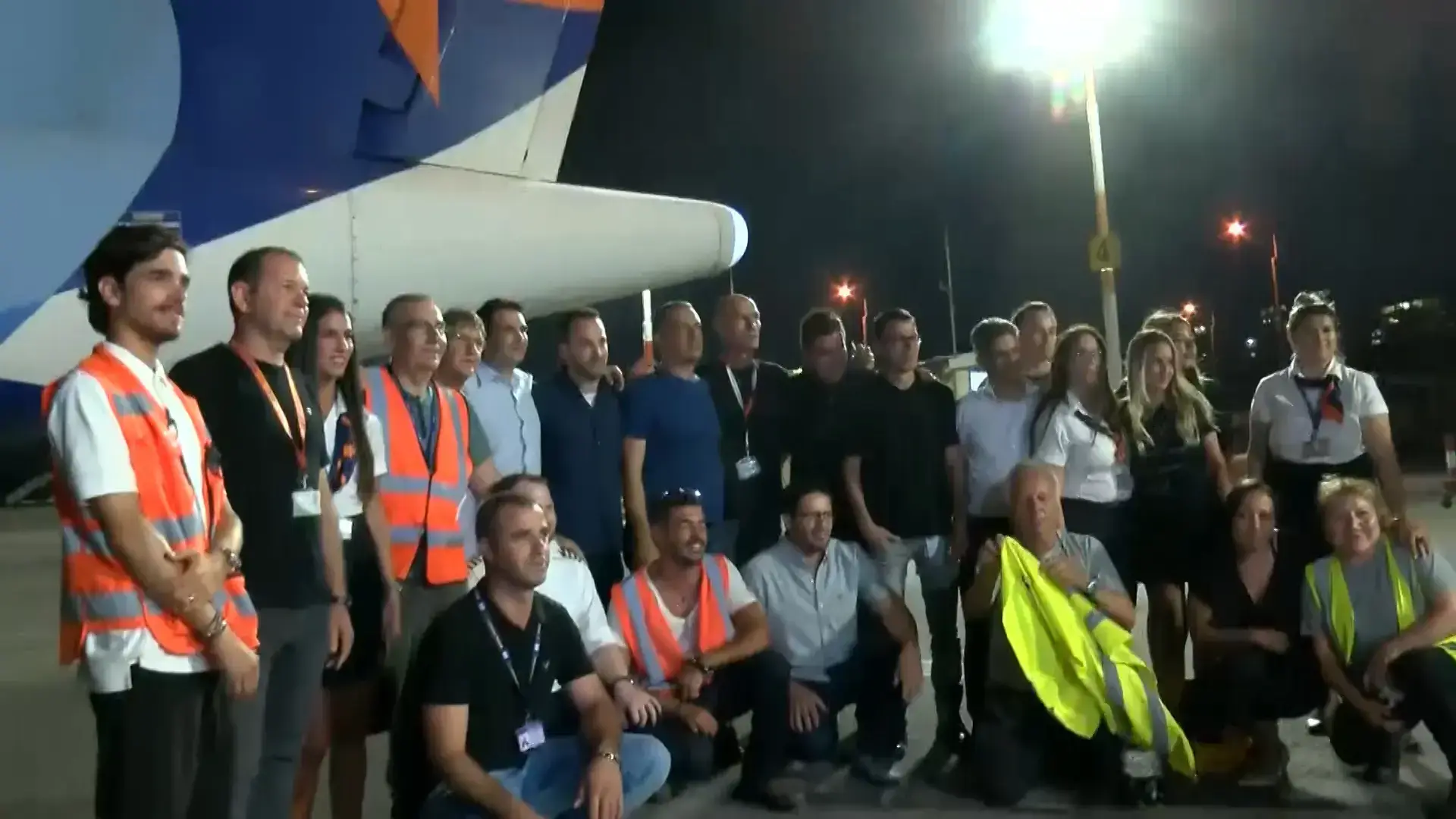"תודה שבחרתם לטוס עמנו כל השנים האלה": הטיסה האחרונה משדה דב