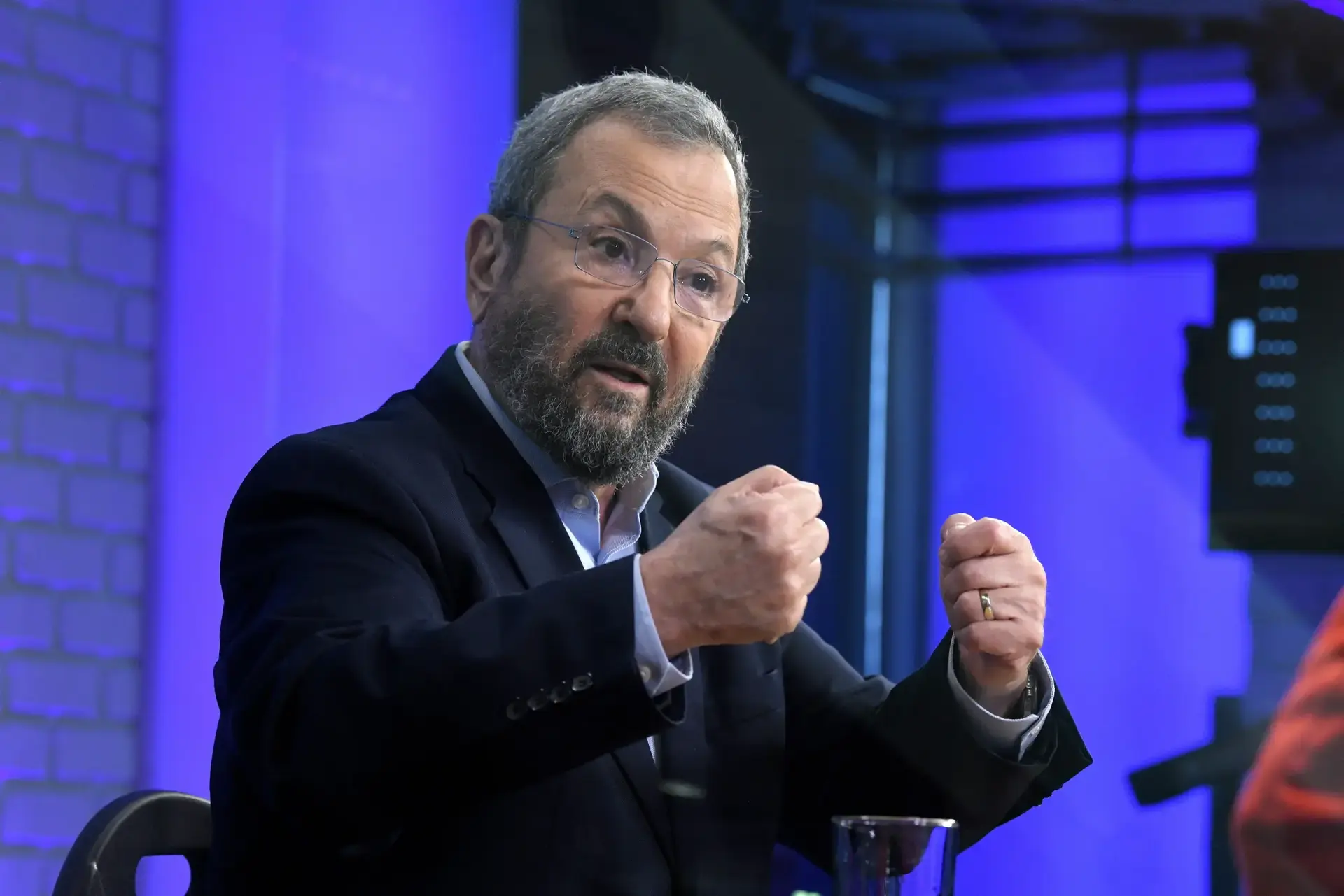 ברק באולפן וואלה! NEWS: היועמ"ש מונע מהמשטרה לחקור מידע חדש על נתניהו