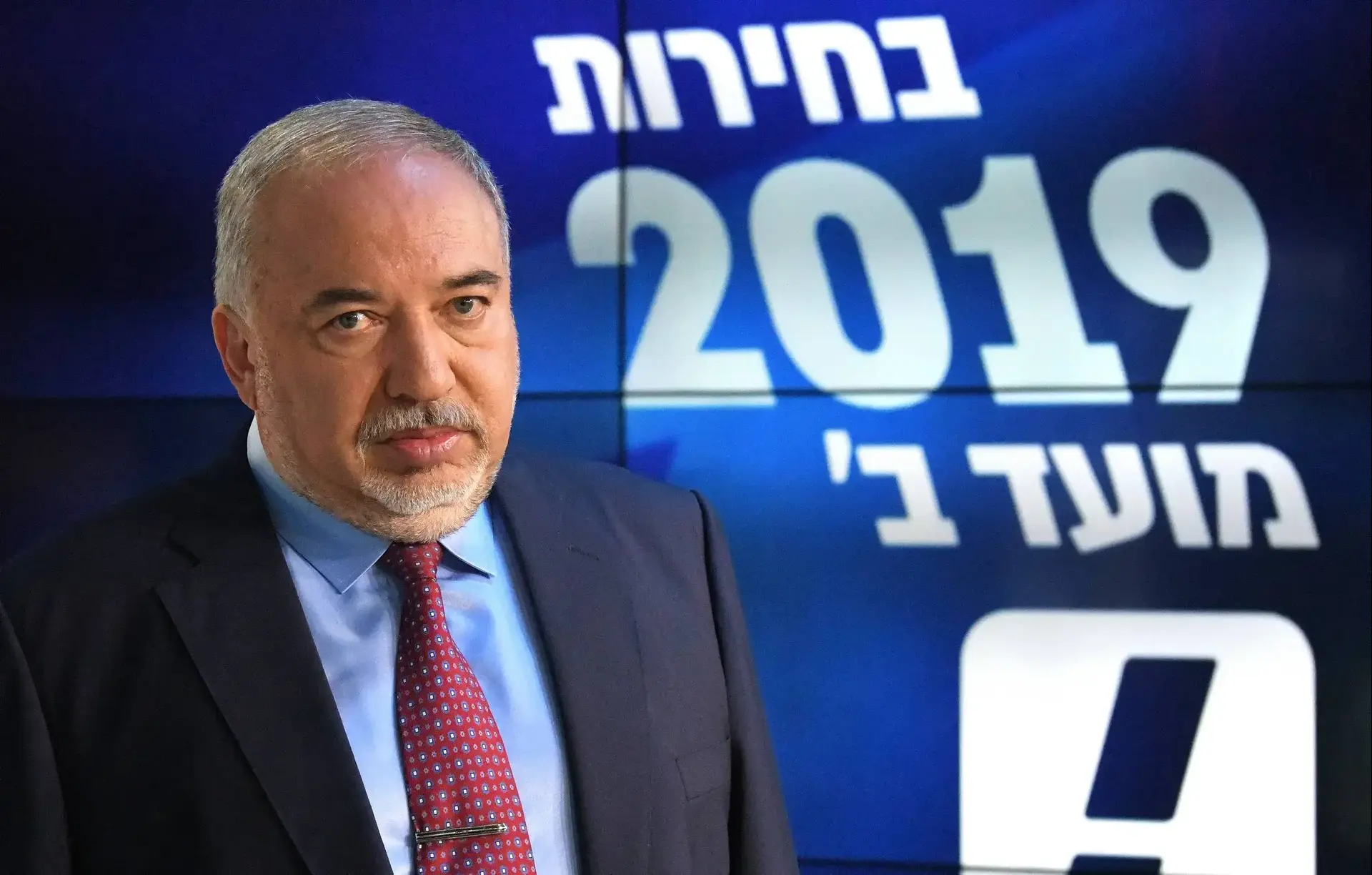 ליברמן באולפן וואלה! NEWS: "מקווה שנתניהו ימשיך לתקוף אותנו"