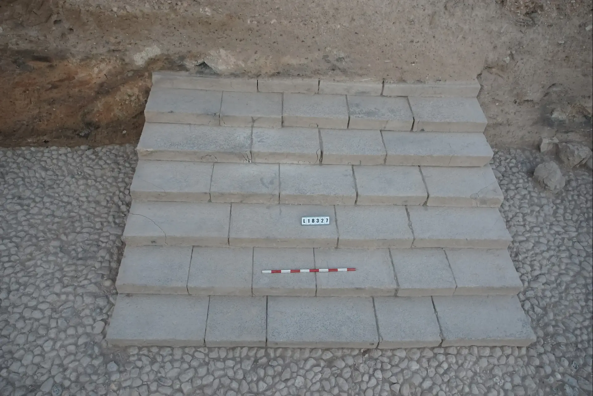 ד"ש מכנען: מדרגות מפוארות בנות אלפי שנים נחשפו בחפירות בתל חצור