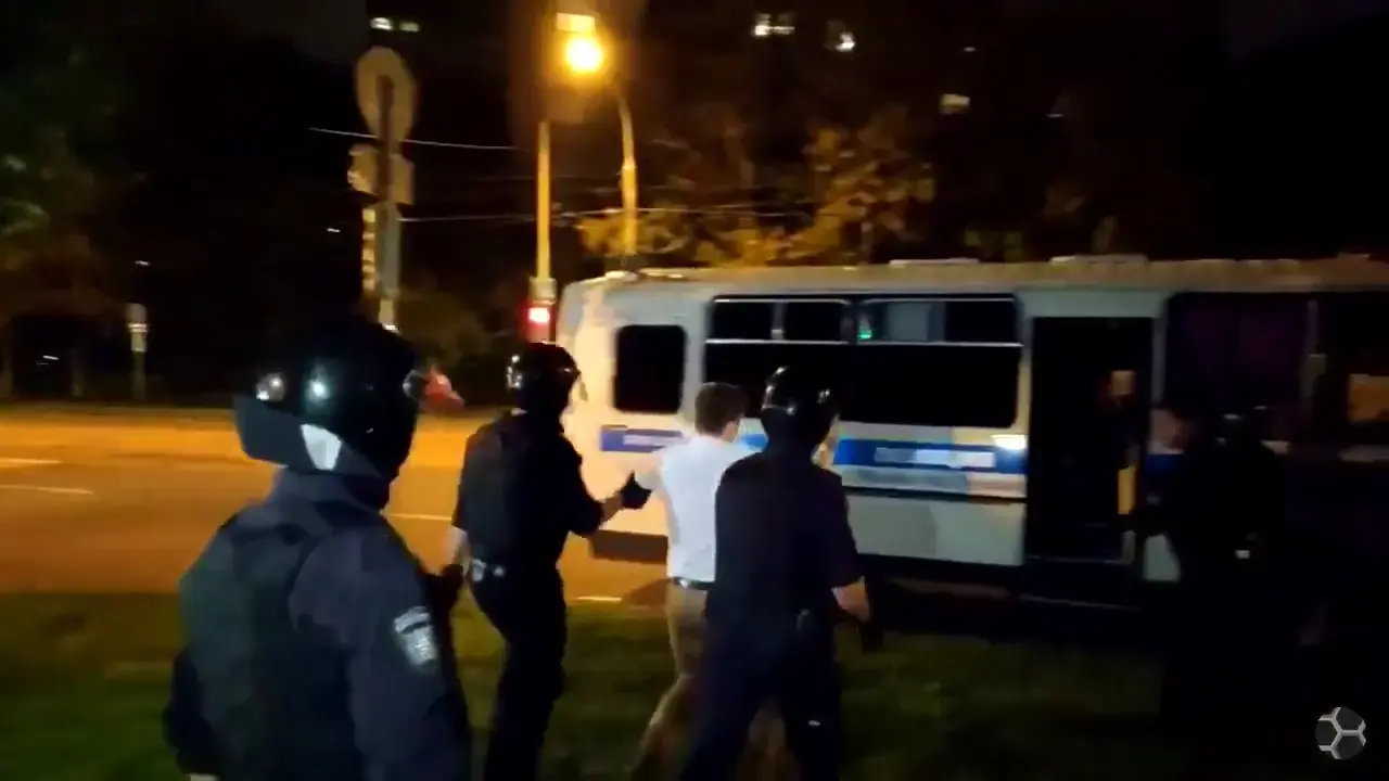 מנהיג האופוזיציה ברוסיה הוחזר לכלא מבית החולים: "אולי הורעלתי"
