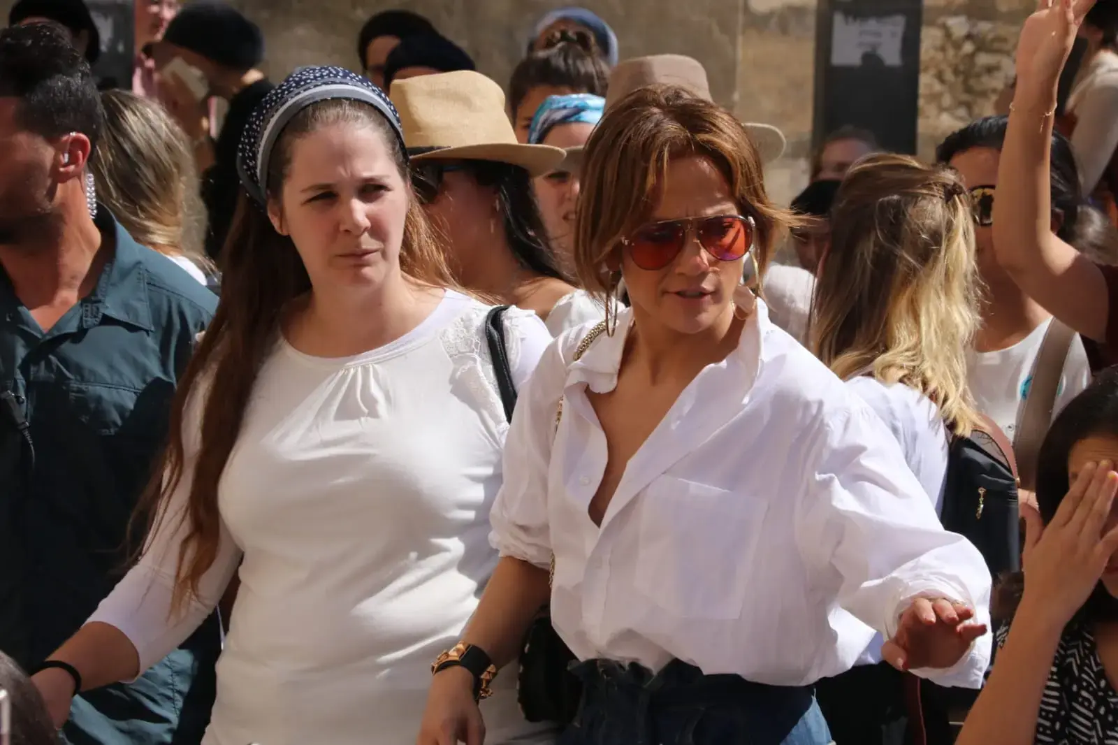 "לבטל את הופעתה של ג'ניפר לופז במצרים משום שהופיעה בישראל"