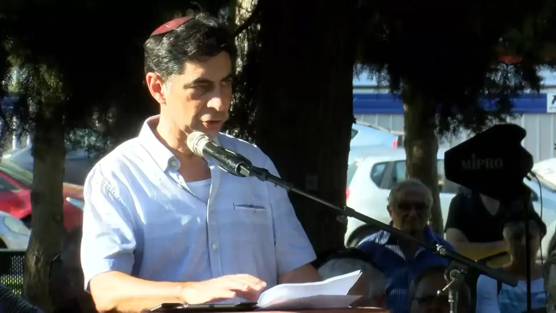 "הפכנו לבני ערובה": שמחה גולדין תקף את הממשלה באזכרה לזכר בנו