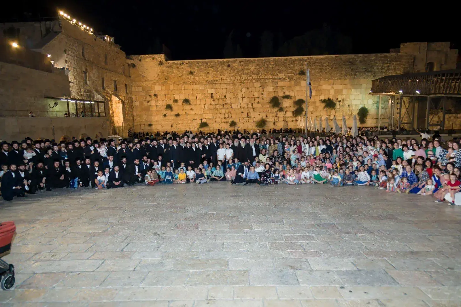 החגיגה של ניצולת השואה בת ה-104: מאות נכדים וצאצאים בכותל המערבי