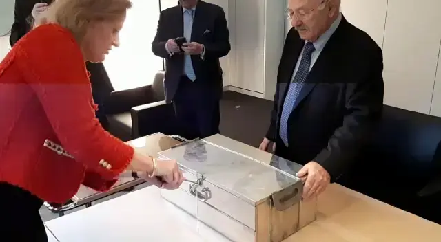 איורים שלא פורסמו ויומני מסע: מאות כתבי יד של פרנץ קפקא נחשפים