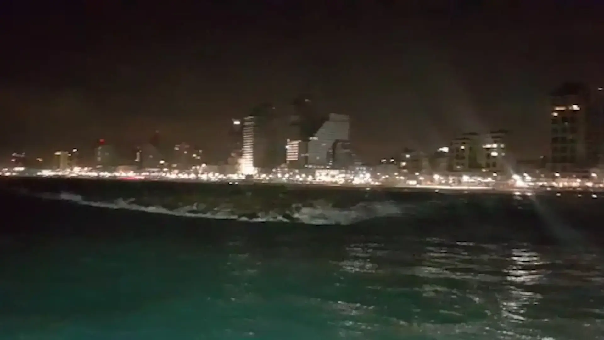 לאחר חיפושים: אותר ללא רוח חיים אב לשניים שטבע בתל אביב