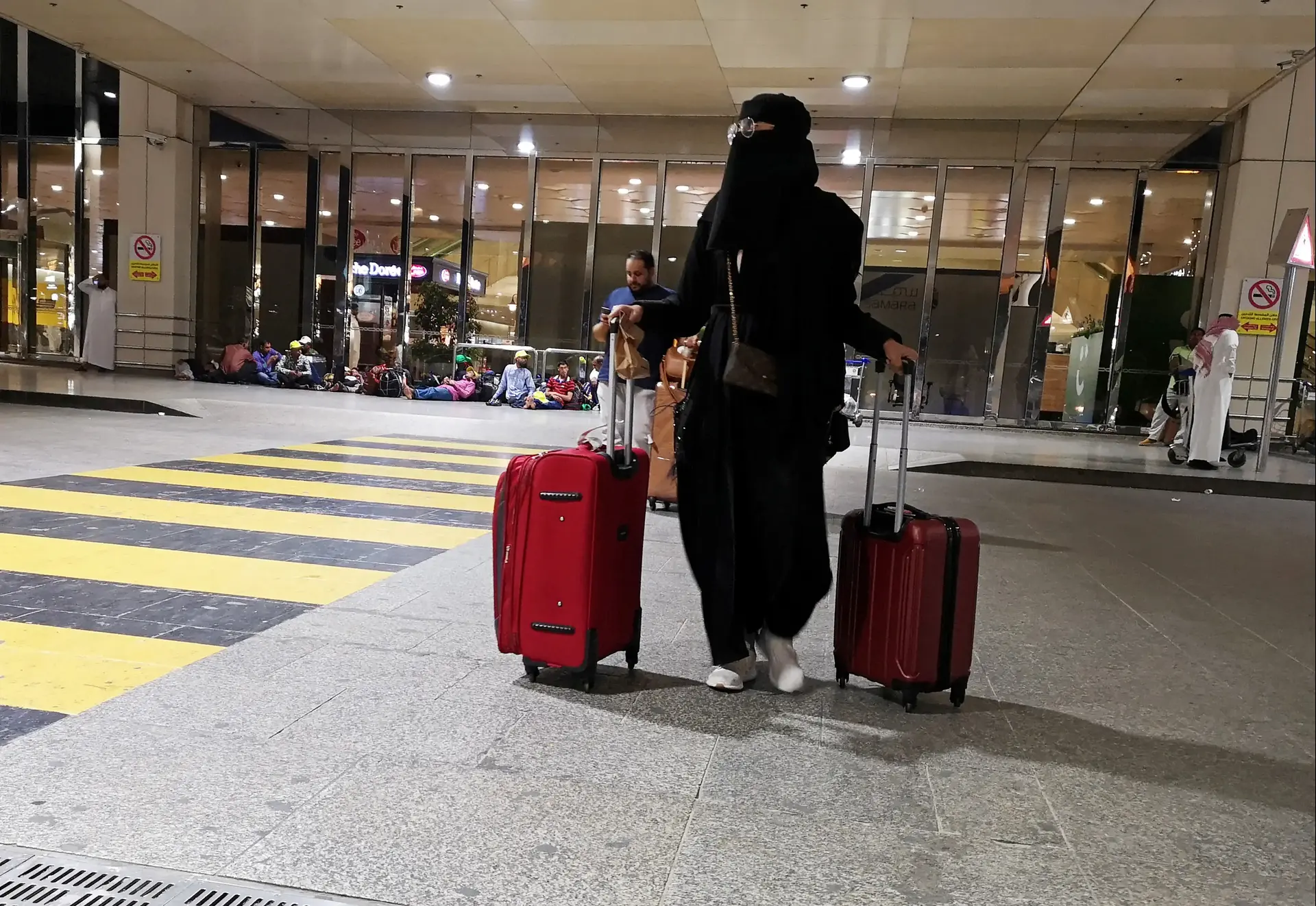 הגבולות נפתחו, והסעודיות נוהרות מהממלכה