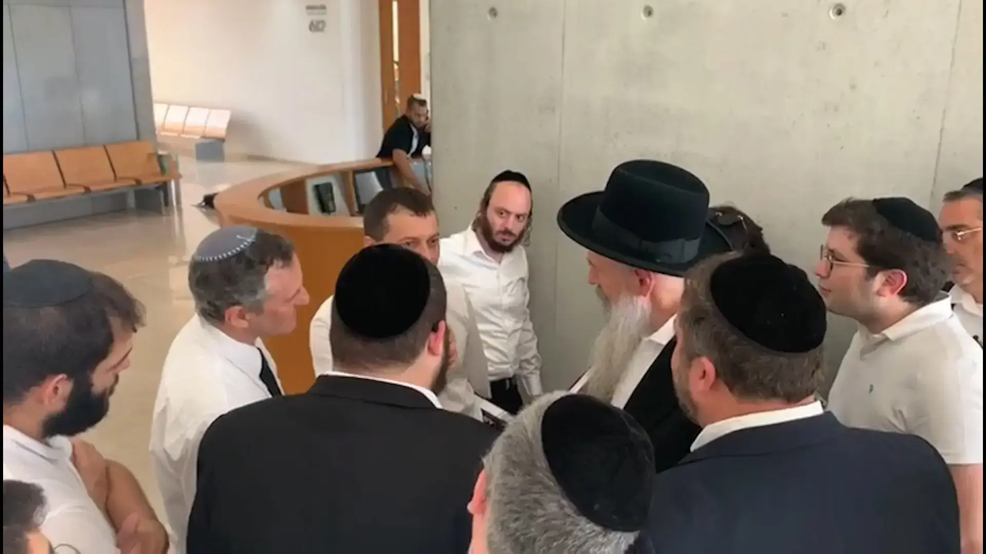 בית המשפט הכריע: תבוטל ההופעה לגברים בלבד בחיפה