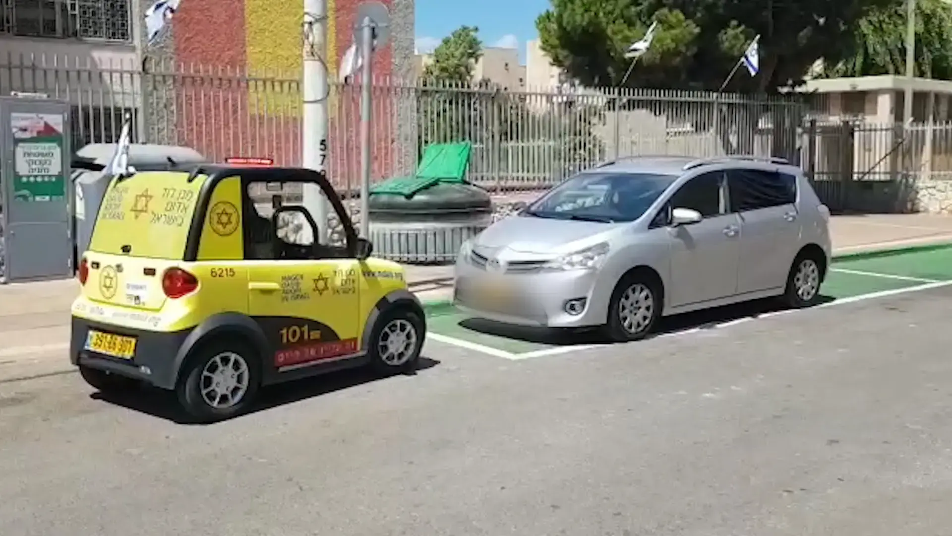 נשכחו ברכב במשך שעות: שני תינוקות נפגעו ממכת חום במודיעין ובנתניה