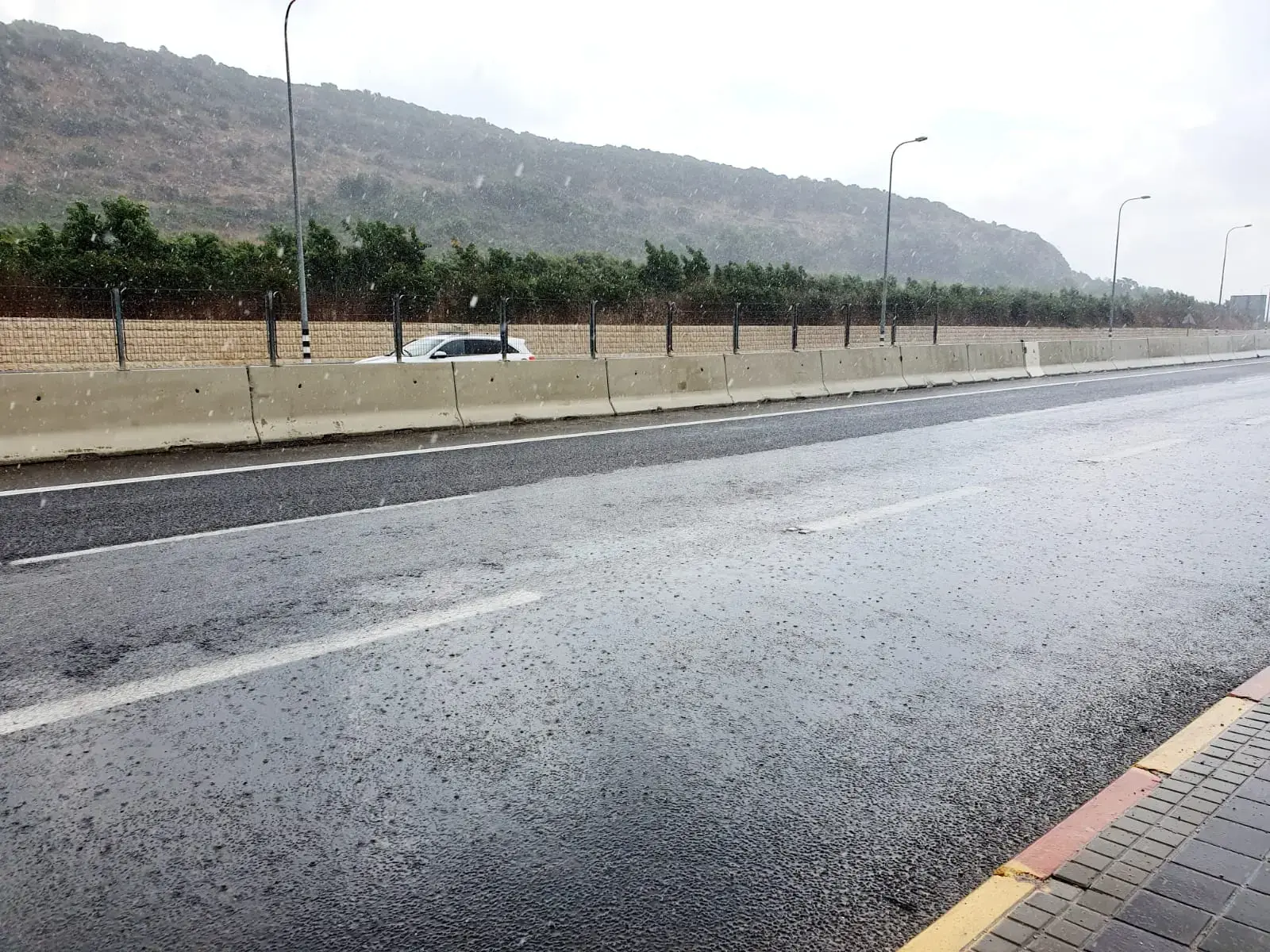 מזג אוויר: טפטופים בדרום ובצפון; התחממות לקראת יום הכיפורים