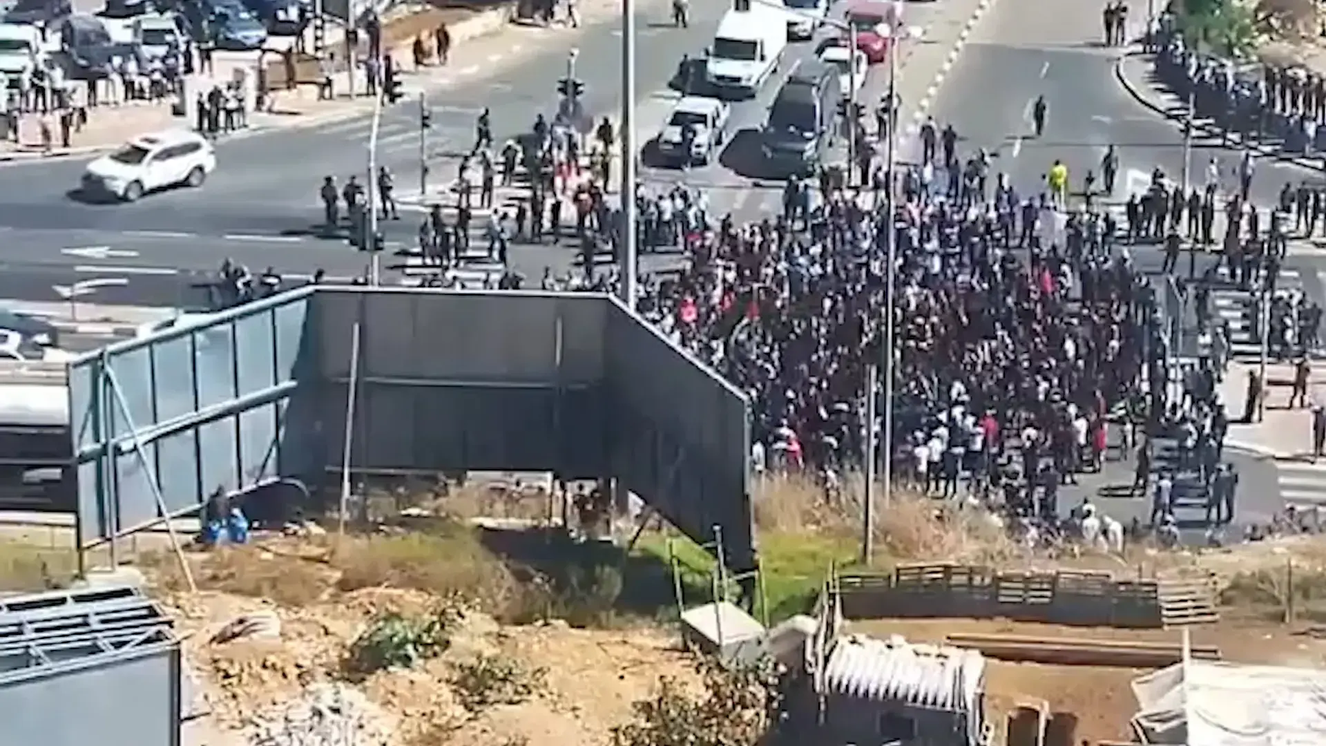 "ממשיכים להציף את הרחובות": אלפים הפגינו על האלימות במגזר הערבי
