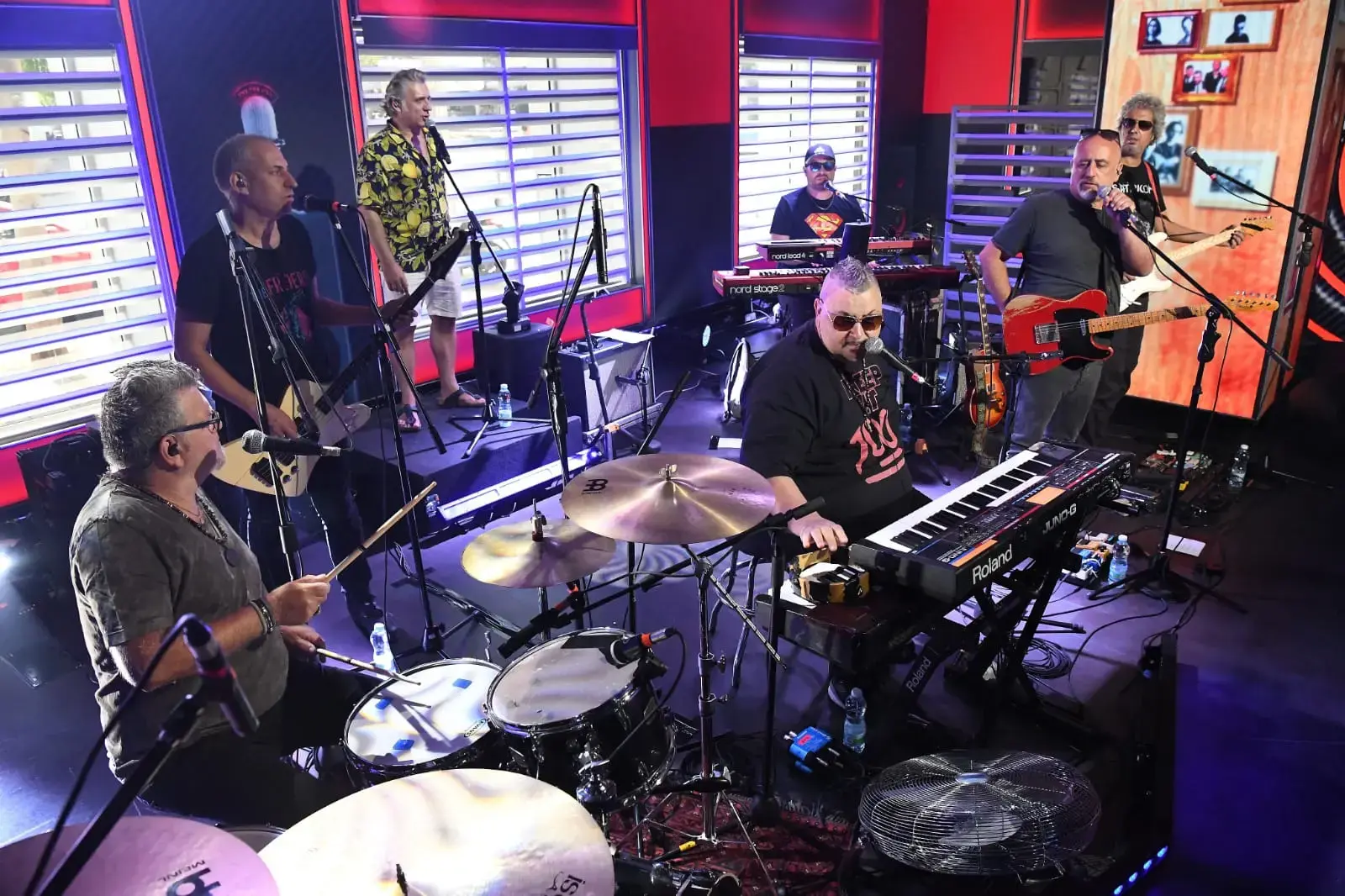 אחרי הצלחת "רדיו בלה בלה": החברים של נטאשה יופיעו בקיסריה