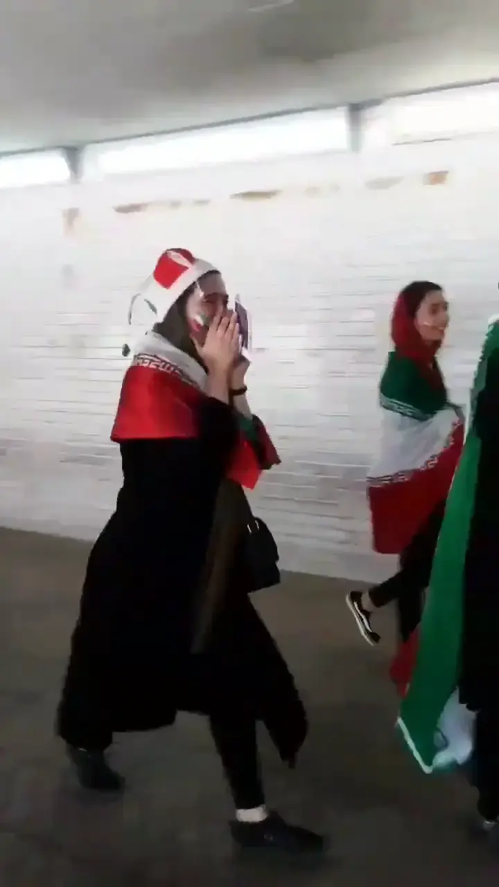 לראשונה מזה 40 שנה: נשים באיראן הורשו לצפות במשחק הנבחרת