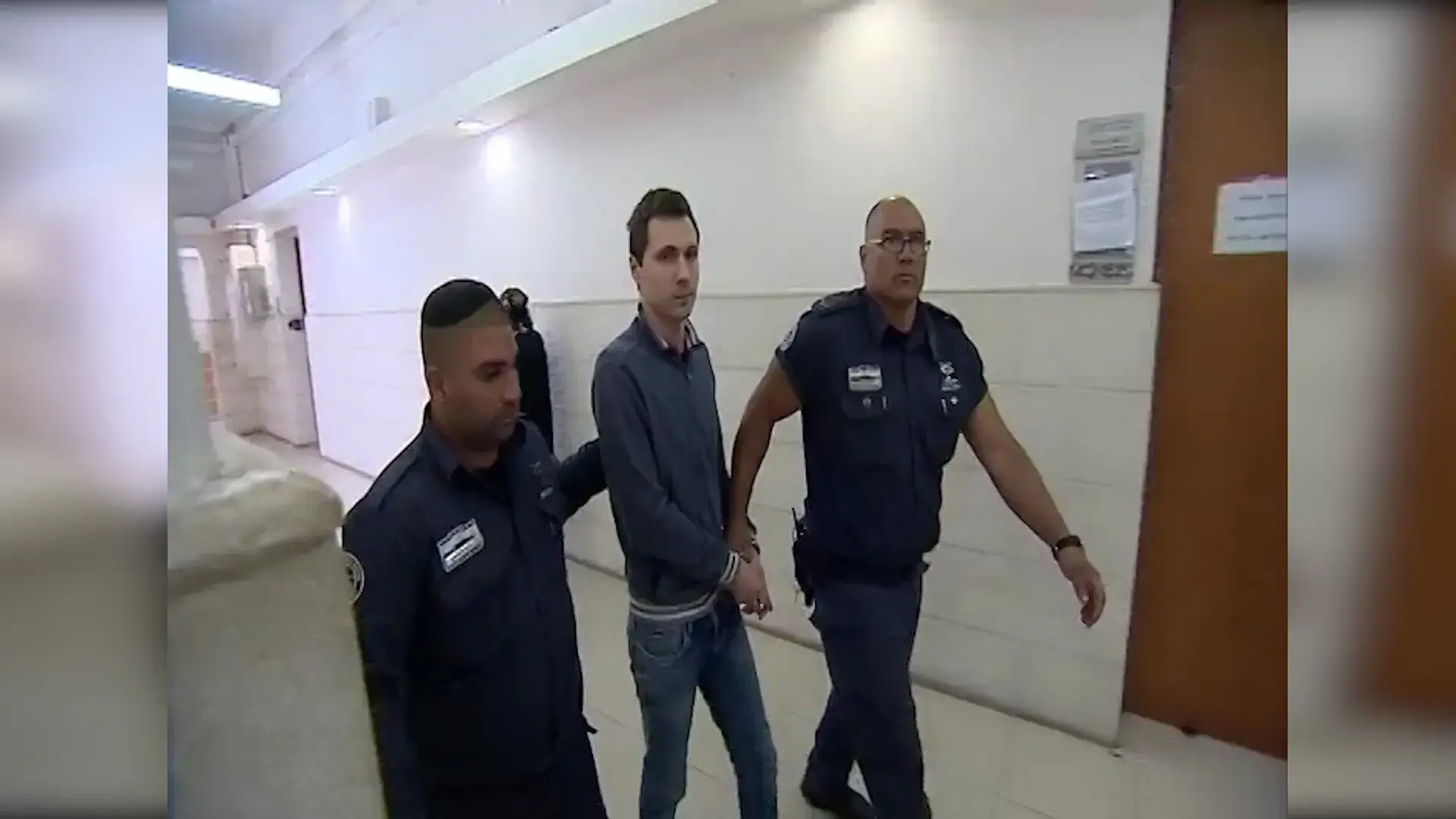 שורת מעשי הונאה: ההאקר הרוסי ותסבוכת ההסגרה