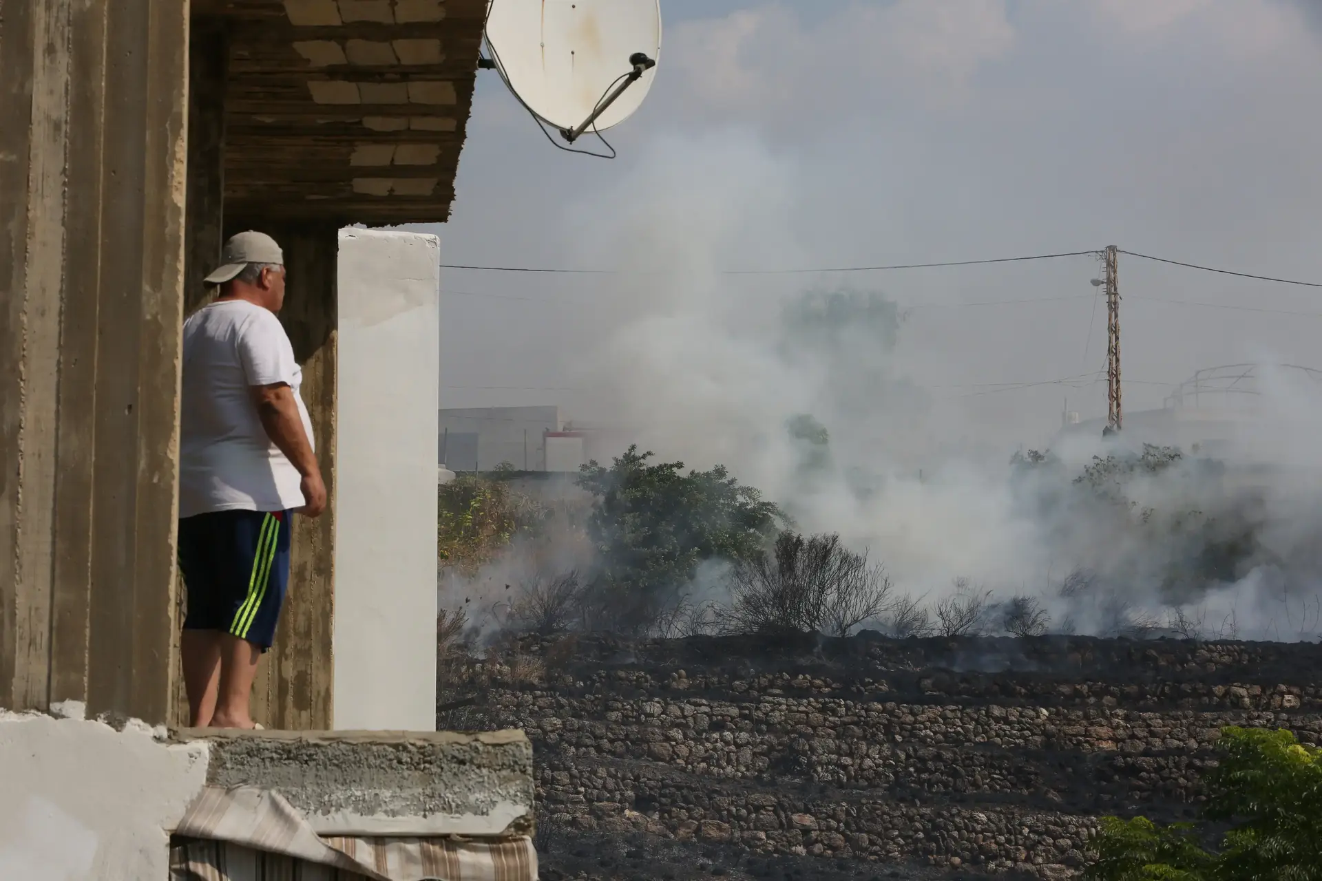 ארץ הארזים נצבעה שחור: שריפות ענק משתוללות בלבנון
