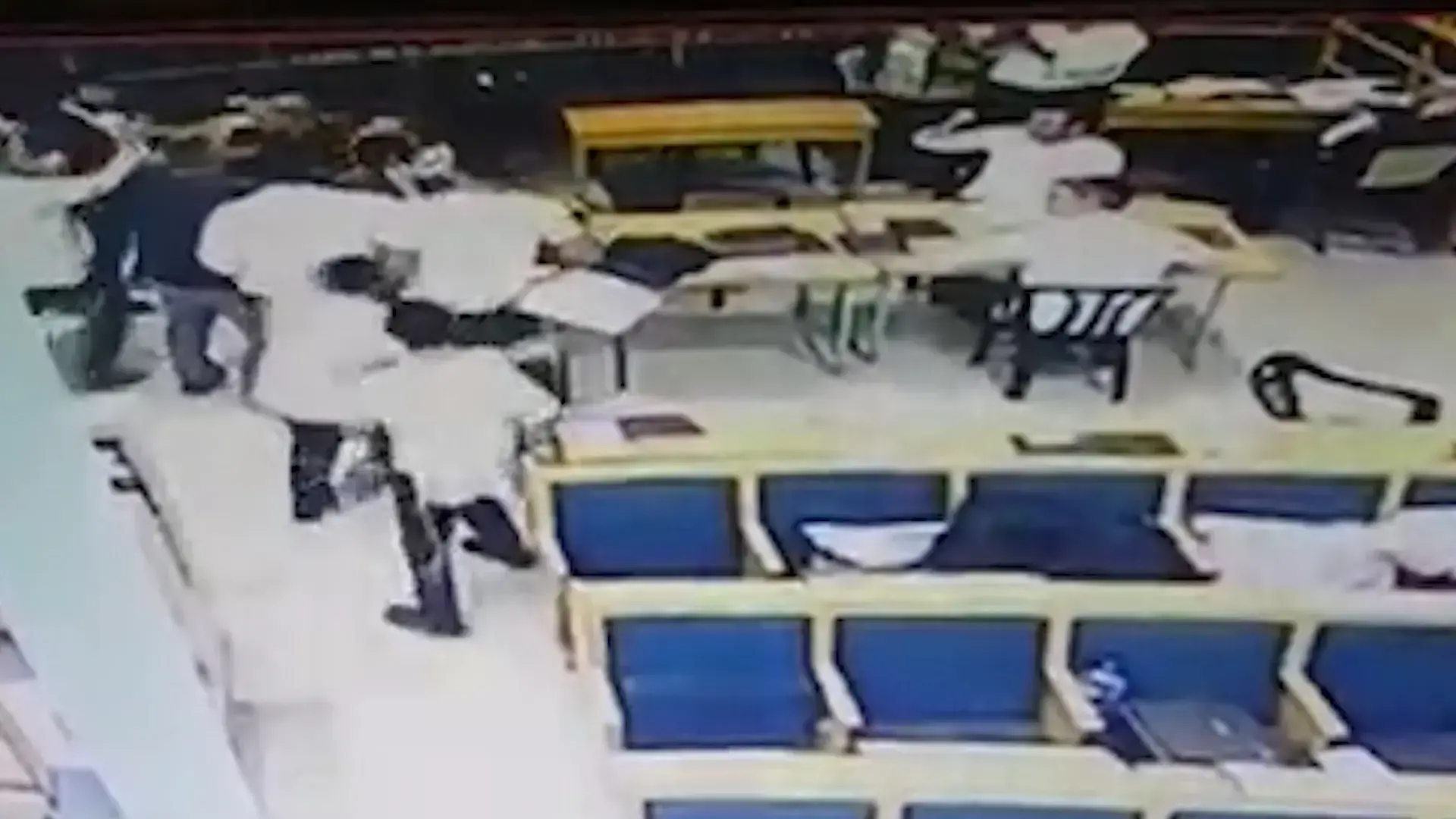 מכות ודחיפות בבית המדרש: תיעוד עימותים בין רון קובי לחסידי הרב קוק