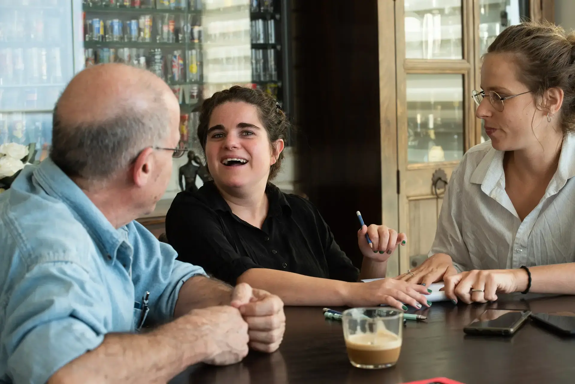 אל תושפעו ואל תסתנוורו: המחיר היקר של אבק הכוכבים