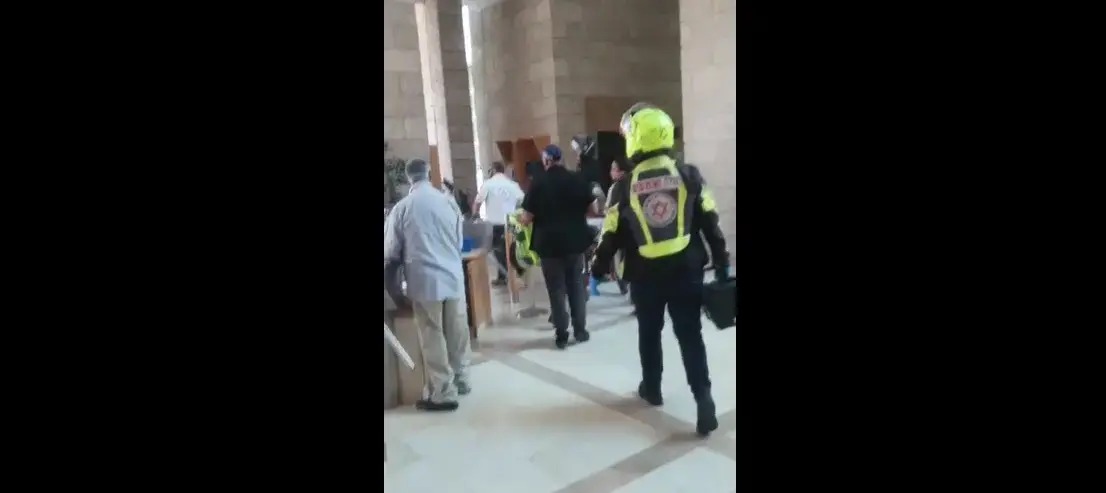 בן 50 הצית עצמו בבית המשפט בבאר שבע; מצבו קשה