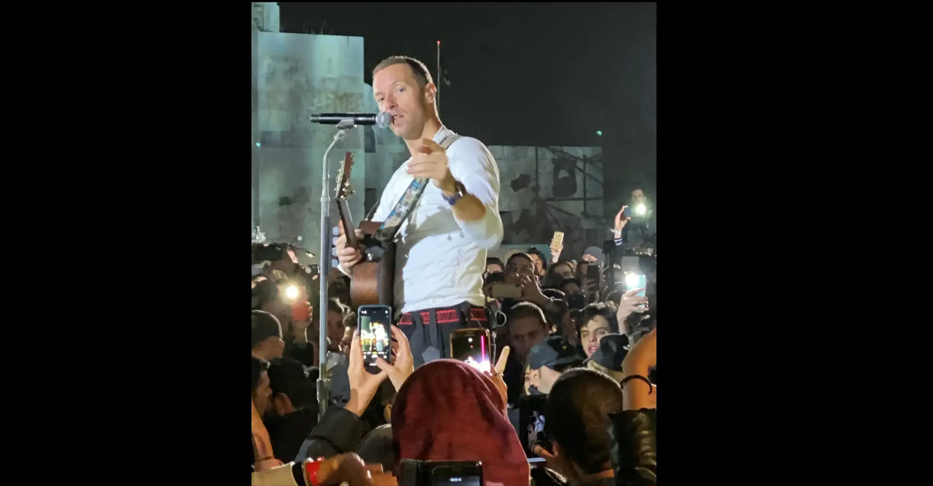 הצנחה מלמעלה: סיפור אלבום הבכורה של קולדפליי שחוגג 20 שנה