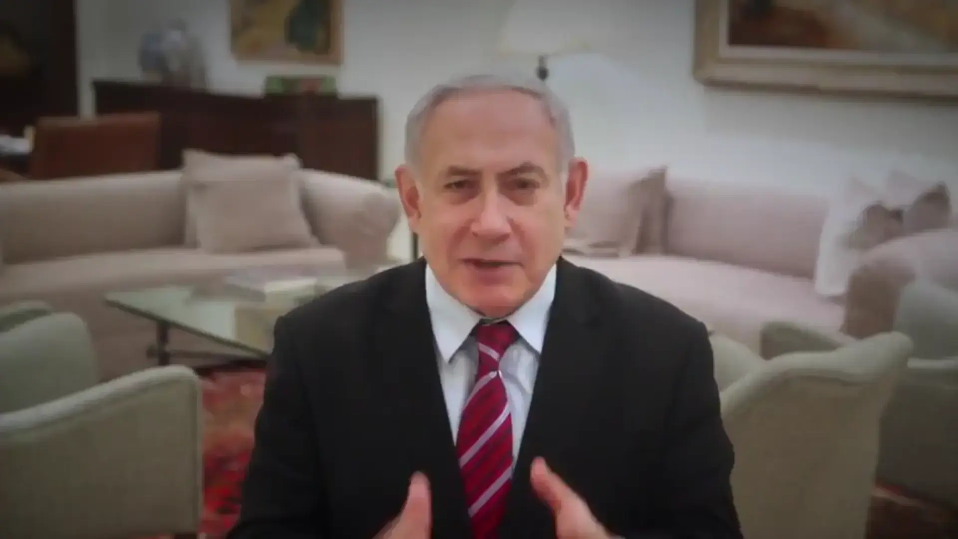 נתניהו נגד כתב חדשות 12: "פרסם כתבת נאצה שבה ניסה להשחיר אלפי מפגינים"