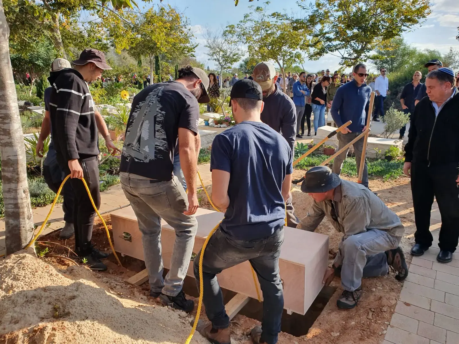 "התגלה במלוא גבורתו": איש המודיעין אברהם דר הובא למנוחות
