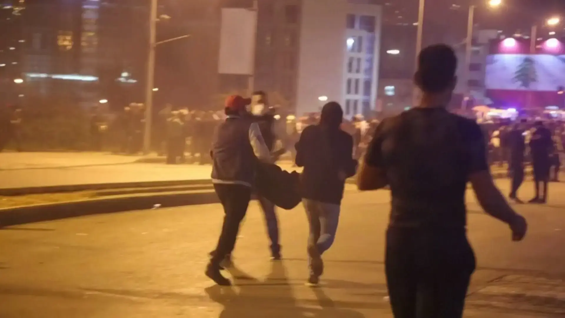 המחאה הלילית בביירות: עימותים בין הצבא לתומכי חיזבאללה ואמל