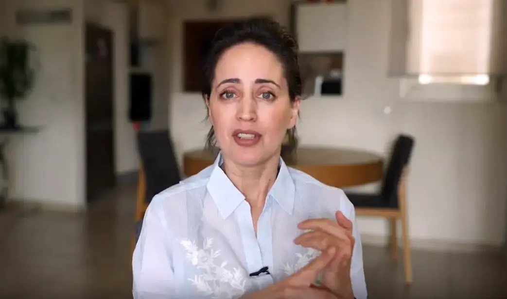 חודש וחצי אחרי החתונה, היא גילתה את המחלה