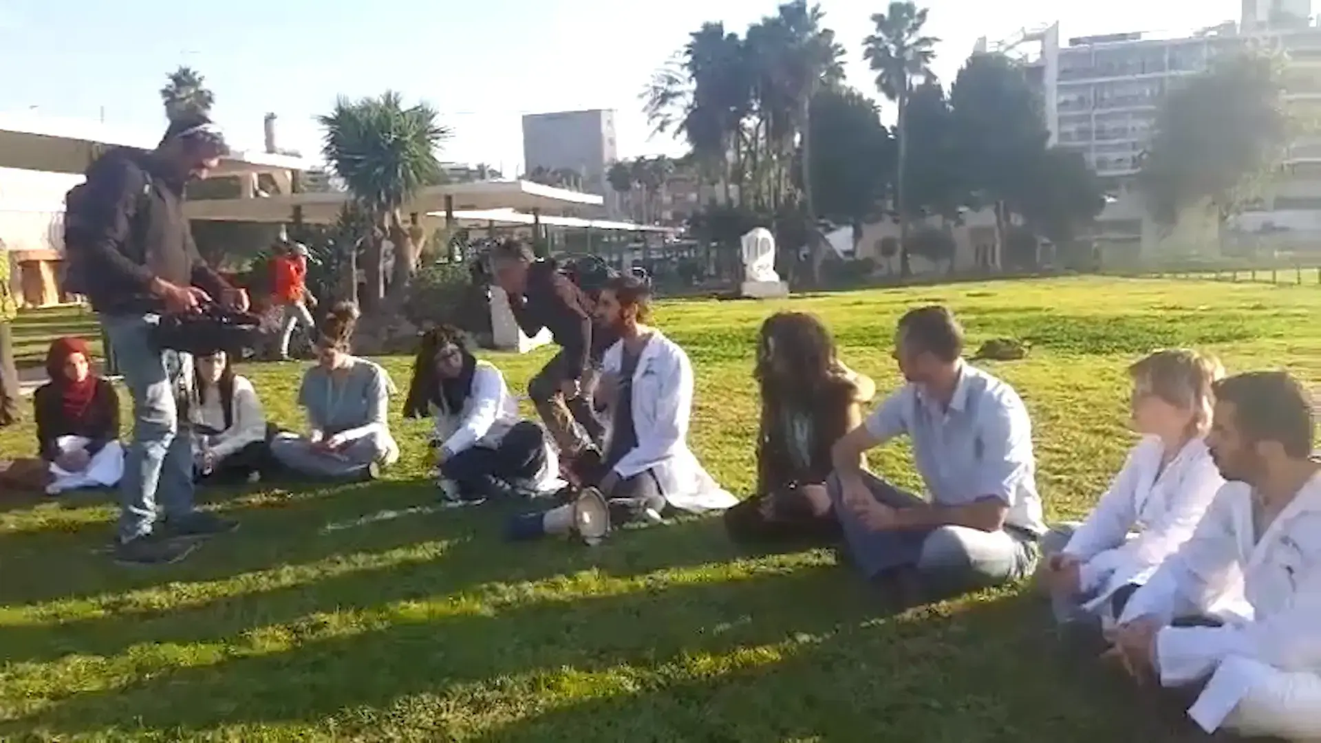 רופאים באמת בסיכון גבוה לאובדנות. האם יש מה לעשות לגבי זה?