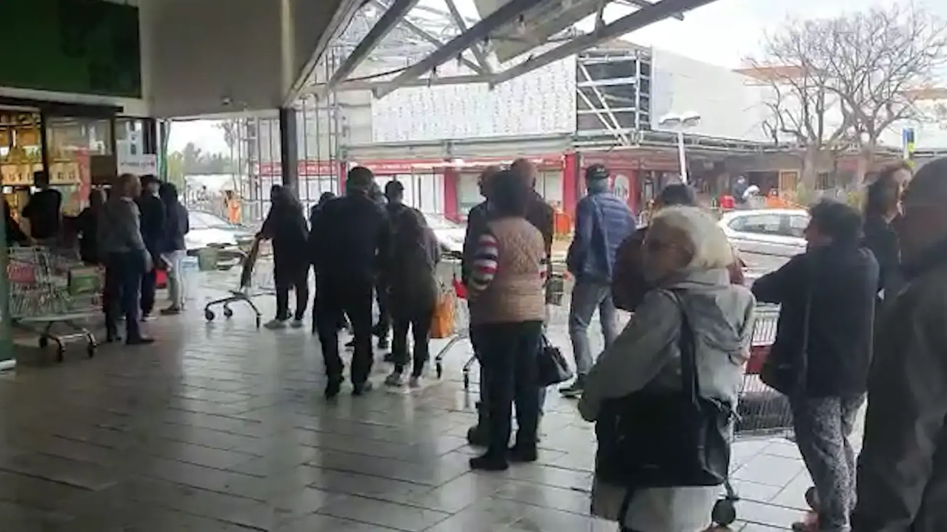 יש 3 דרכים בהן הורים מתמודדים עם קורונה. כך הן משפיעות על ילדים