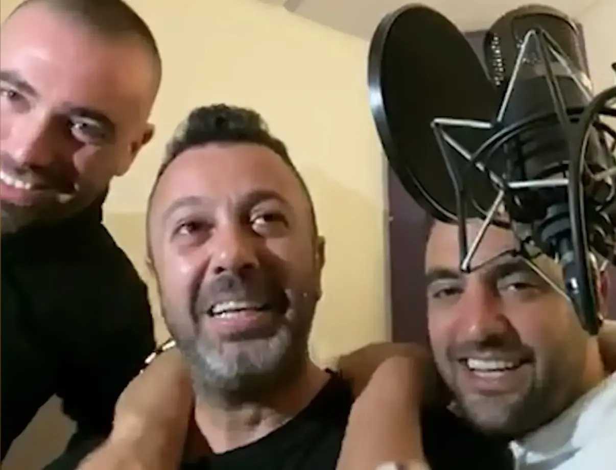 צפו: ליאור נרקיס, עומר אדם ומשה פרץ בגרסת כיסוי ל"שירו של שפשף"