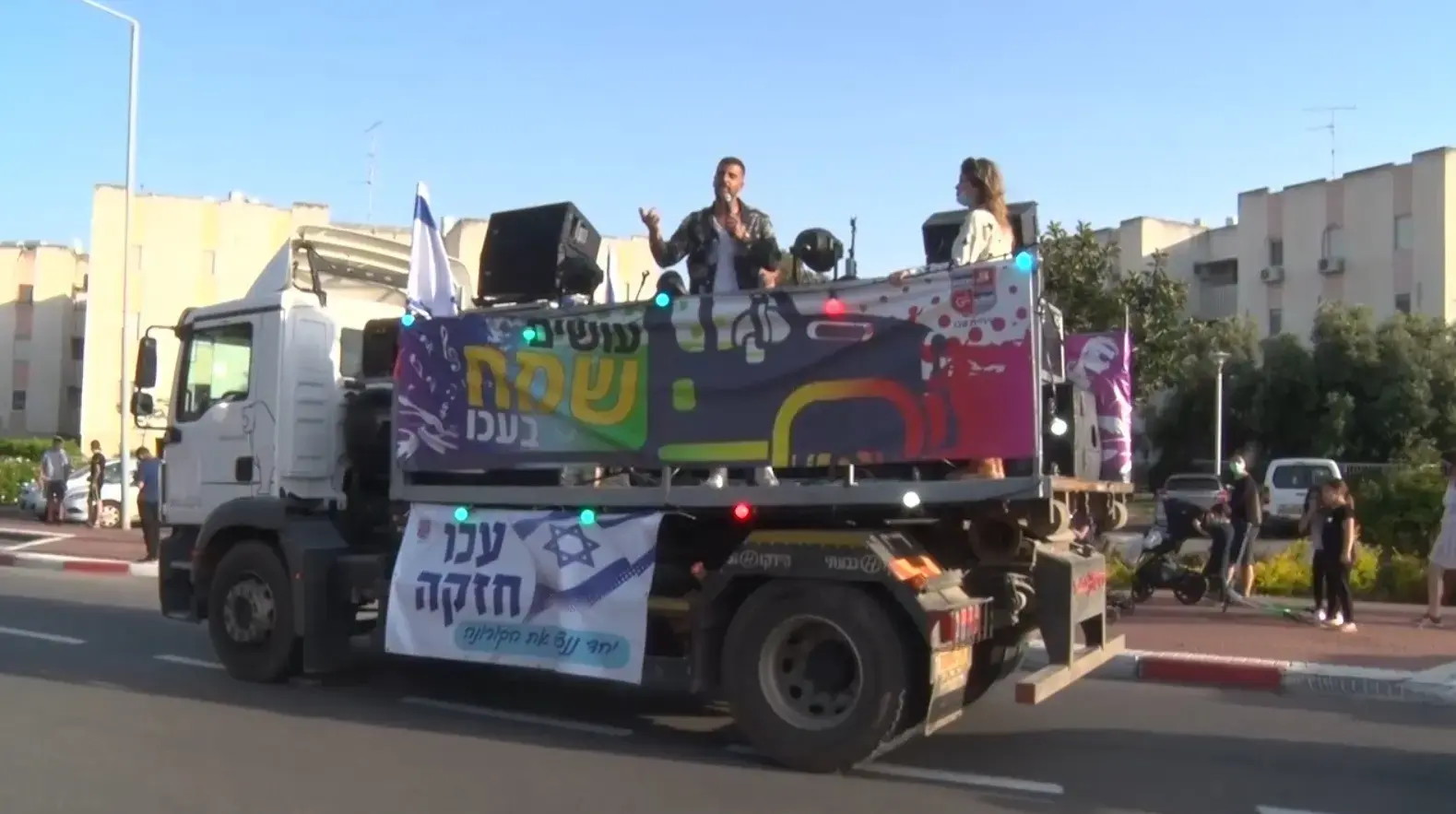 בכירי זמרי ישראל לנתניהו: "אל תכבה את האור על התרבות"