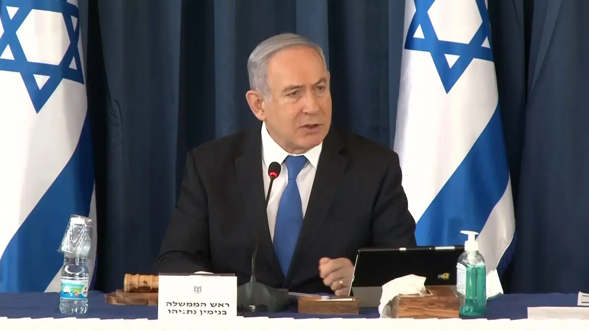 המגיפה הזו לא תיעלם אם תמשיכו להתנהג כמו מטומטמים