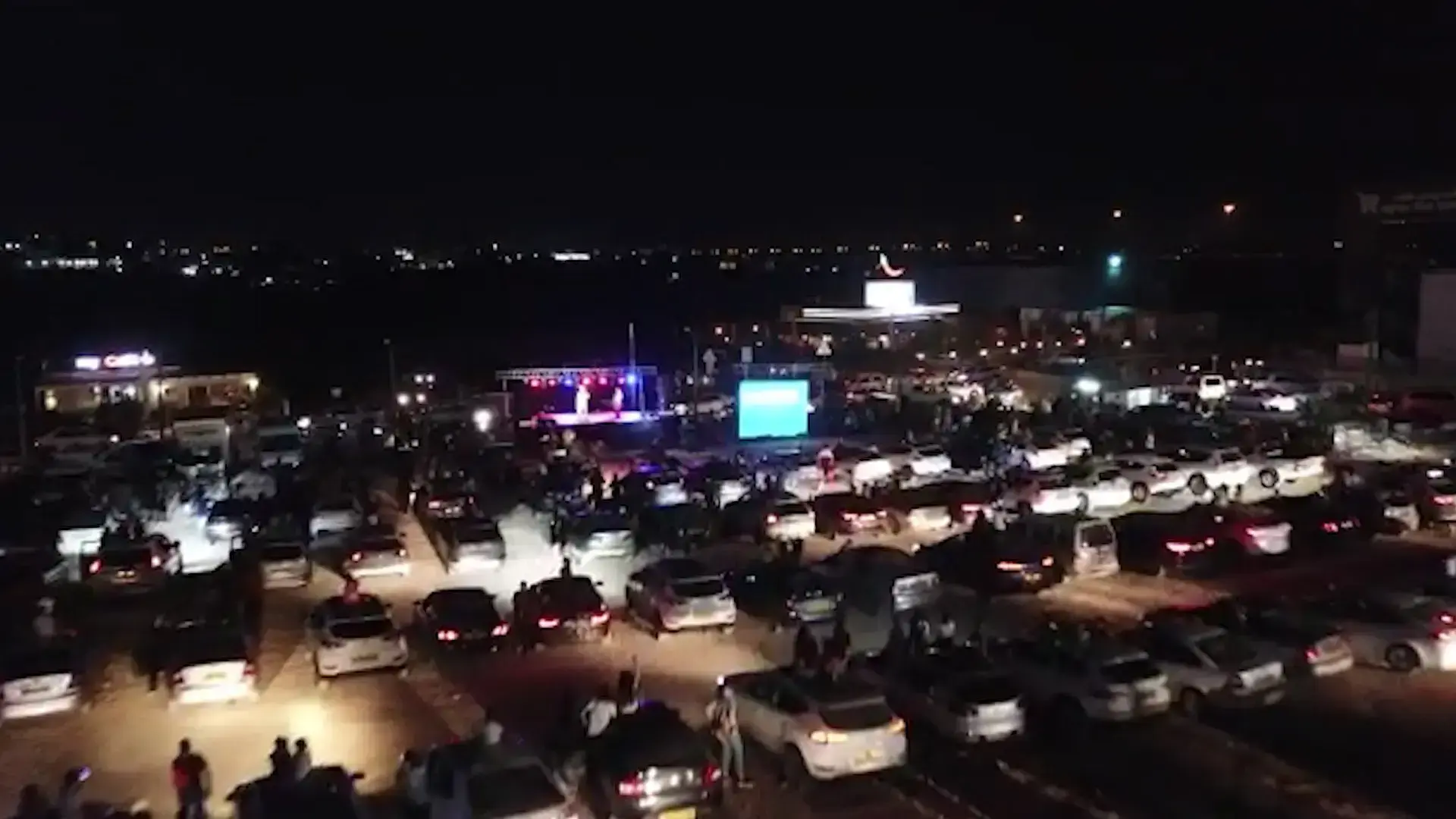 חזרנו בהתרגשות לדרייב-אין, רצינו לברוח, וגילינו שאנחנו לכודים במחנה צבאי