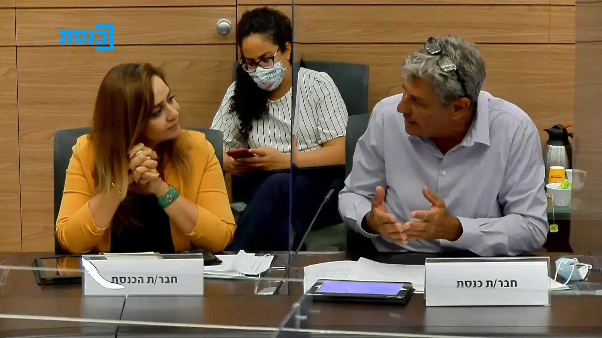 הטלוויזיה מסייעת לקבור את העוני והאלימות שמתפשטים בישראל