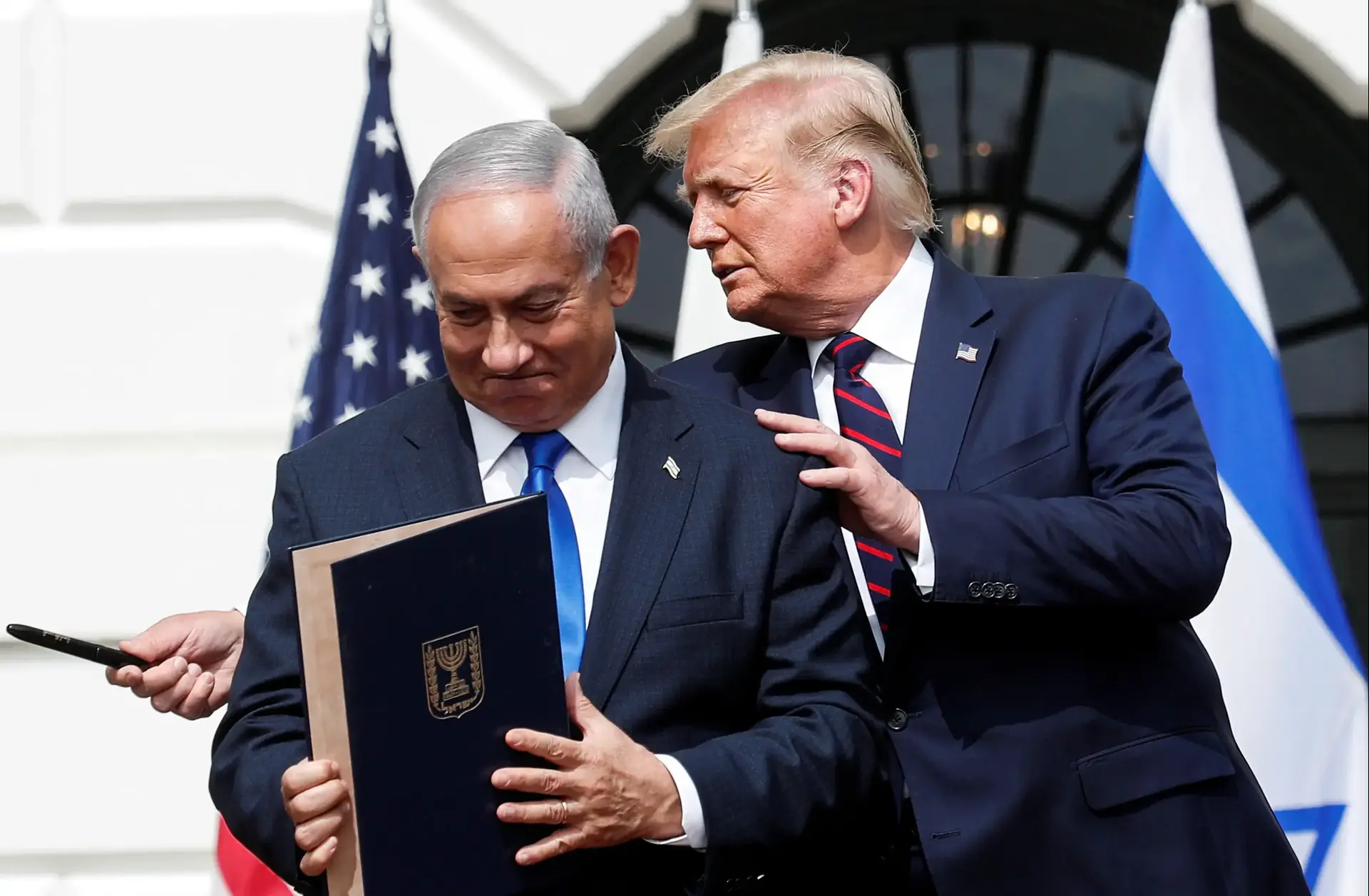 חנינה לנתניהו? היום שבו התחיל טראמפ לדבר כמו  מאפיונר