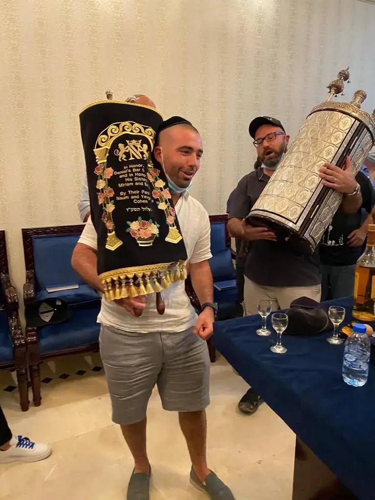 סערת התמונה עם עומר אדם: הזמר המצרי הושעה מאיגוד האמנים - ומגיב לראשונה