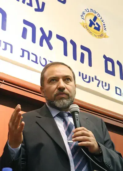 ליברמן: בסוף נישאר אחד על אחד מול אירן
