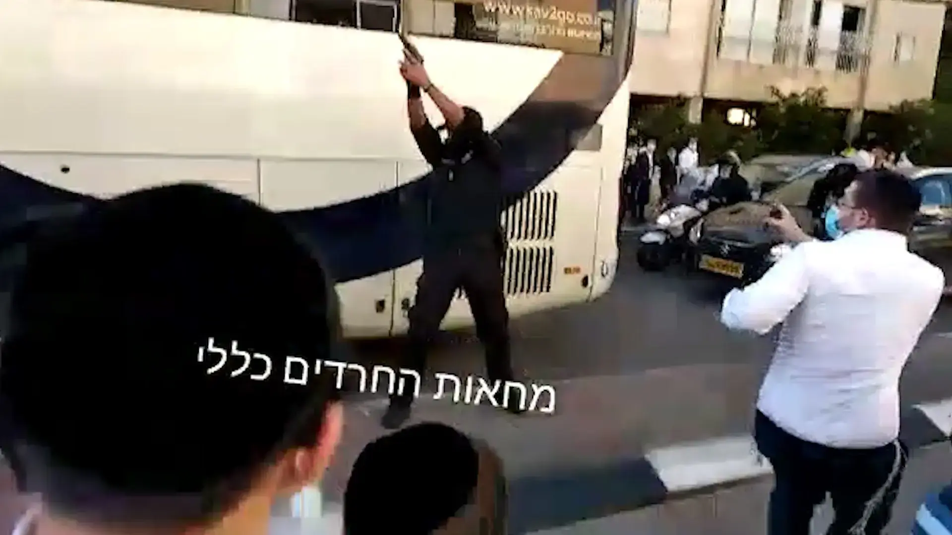 יונית לוי דיווחה שבני ברק בוערת. יאיר שרקי הזכיר לנו שהאש בערה הרבה לפני הקורונה