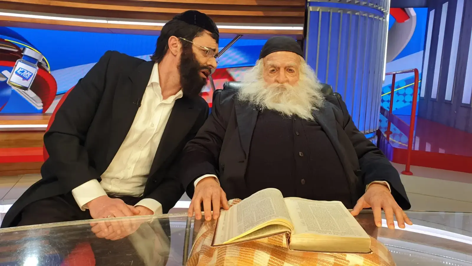 במגזר החרדי זועמים על החיקוי של הרב קנייבסקי ב'ארץ נהדרת': "שיישרפו בגיהנום"
