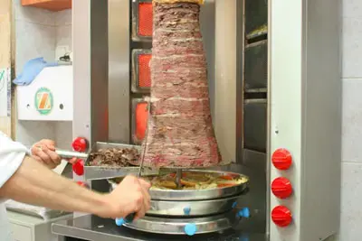 בית ספר לשווארמה
