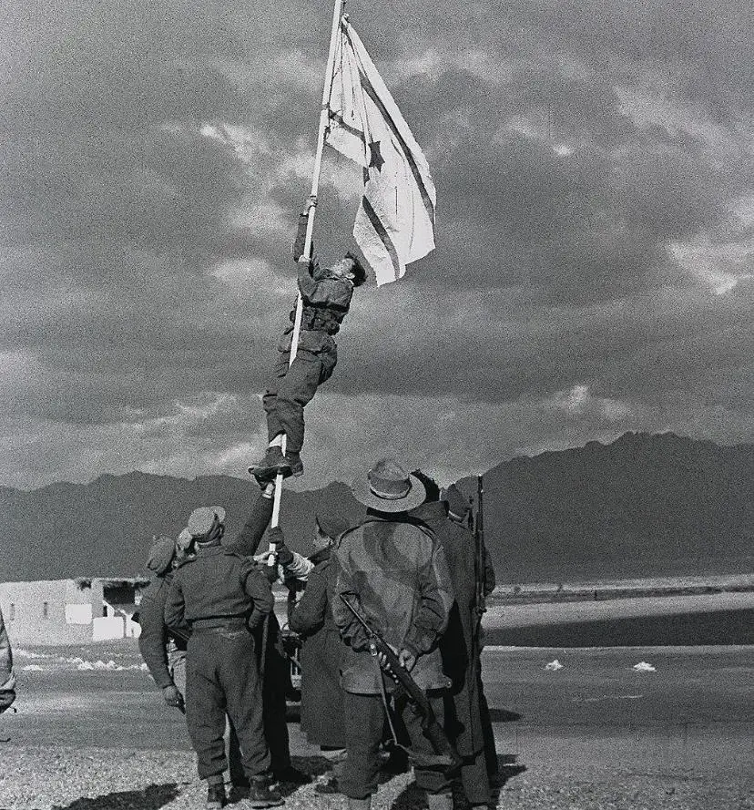 אחרון הלוחמים שהניפו את דגל הדיו, יוחנן אלישוב, הלך לעולמו בגיל 95